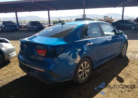 2021 Kia Rio S z USA, uszkodzony, nr VIN 3KPA24AD1ME426588